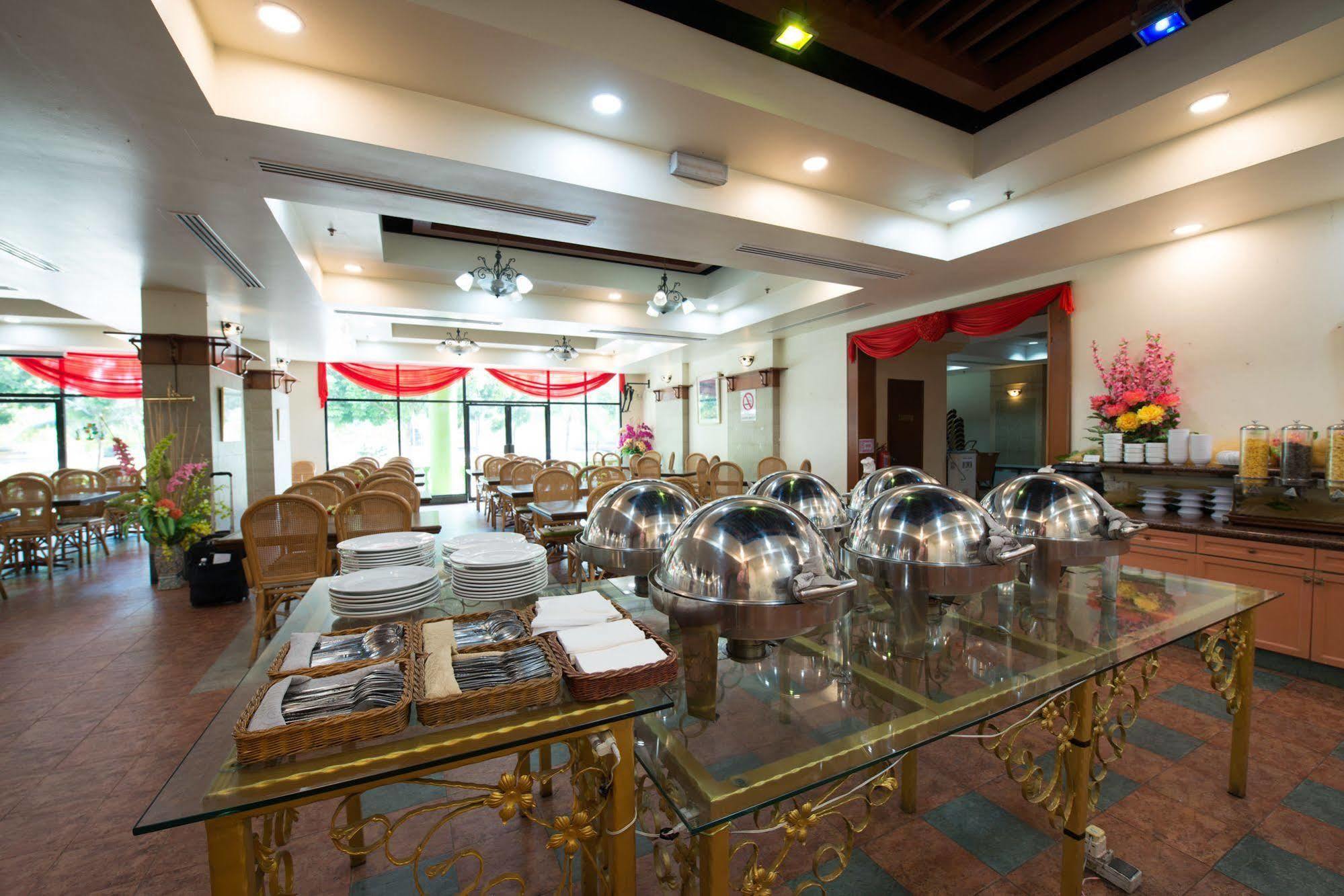 Collection O Hotel Super Cowboy Melaka Zewnętrze zdjęcie